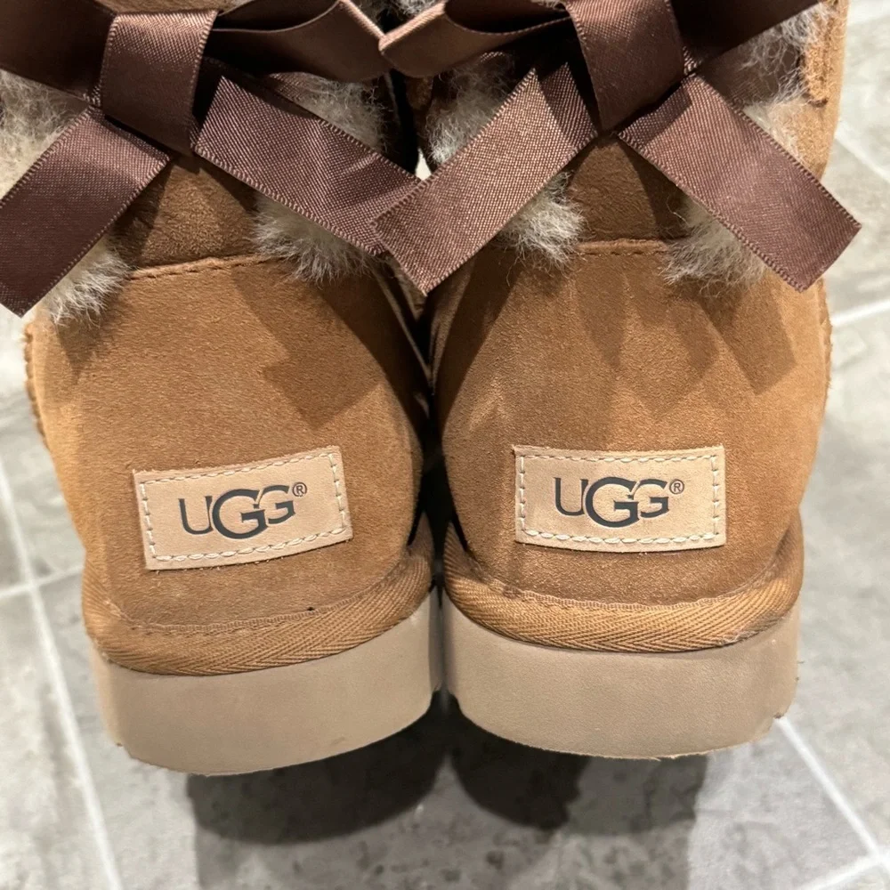 UGG Bailey Bow II Boots Size 7 Brown Chestnut Sheepskin - Picture 7 of 14